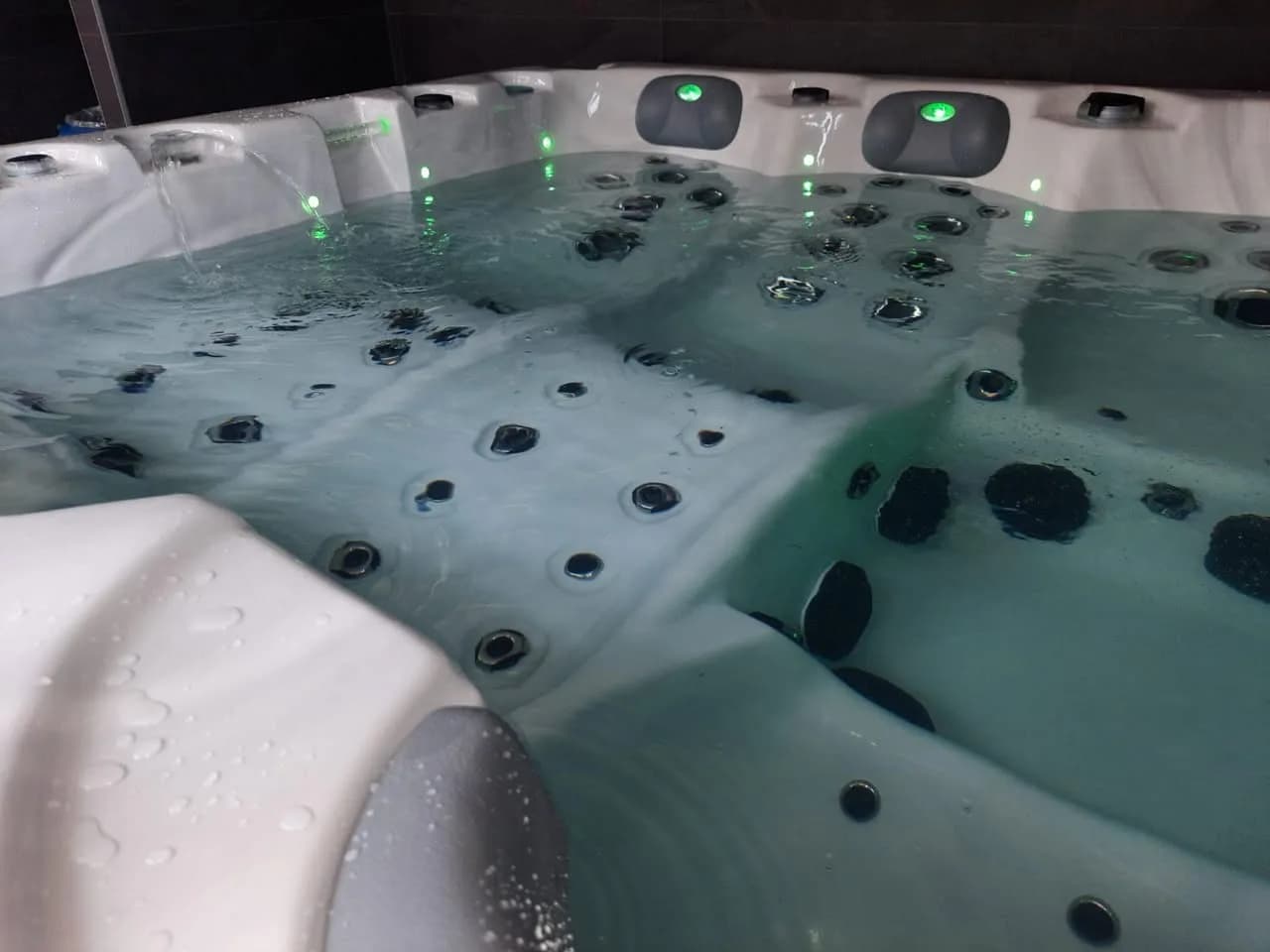 Installation d'un spa Burlington à Morval, autre vue du chantier