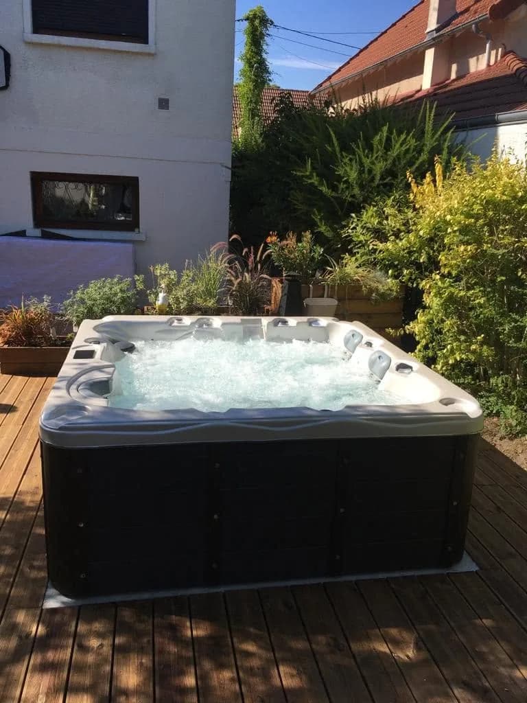 Installation d'un spa Burlington à Yerres, autre vue du chantier