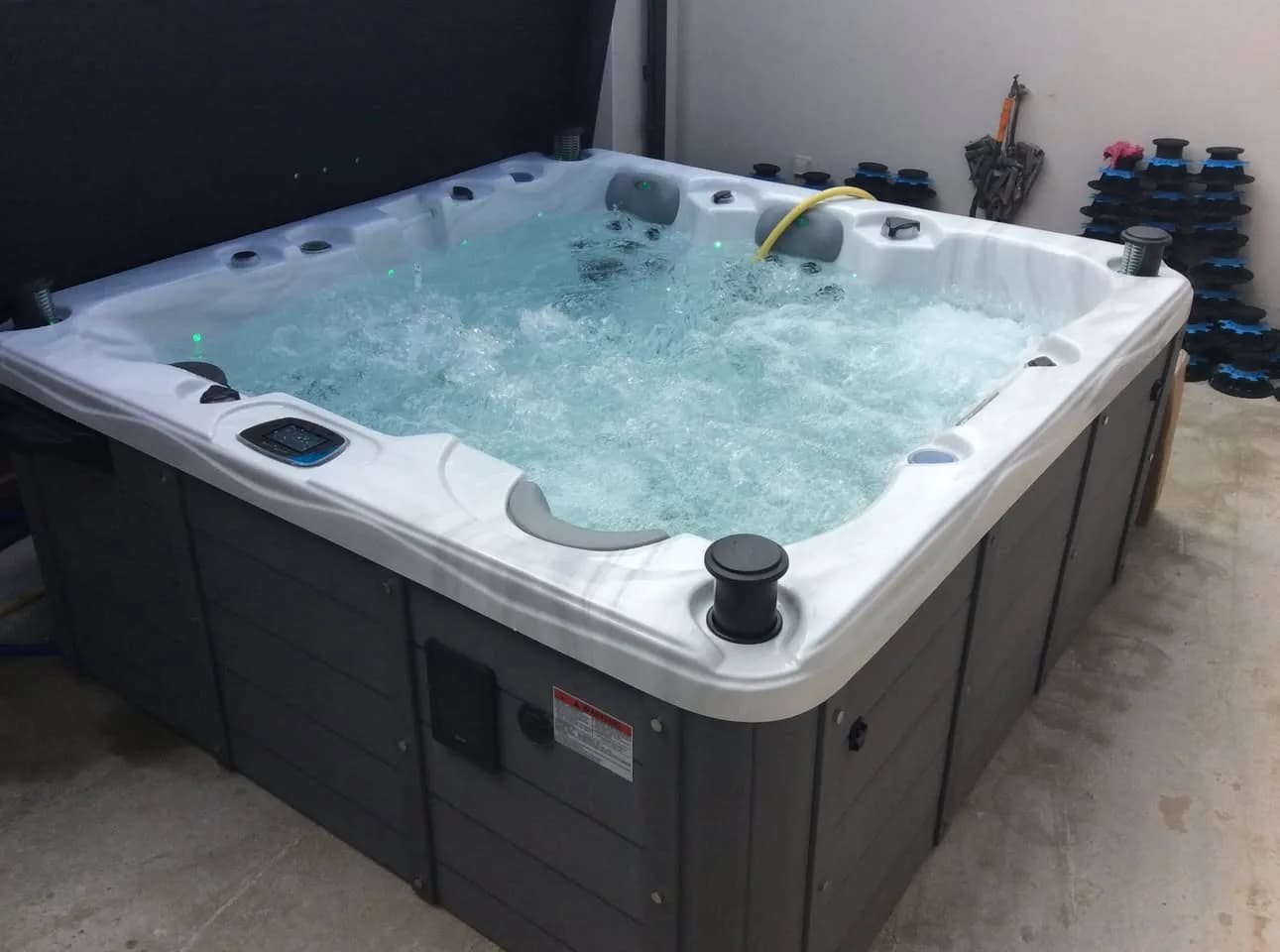 Installation d'un spa Burlington, autre vue du chantier