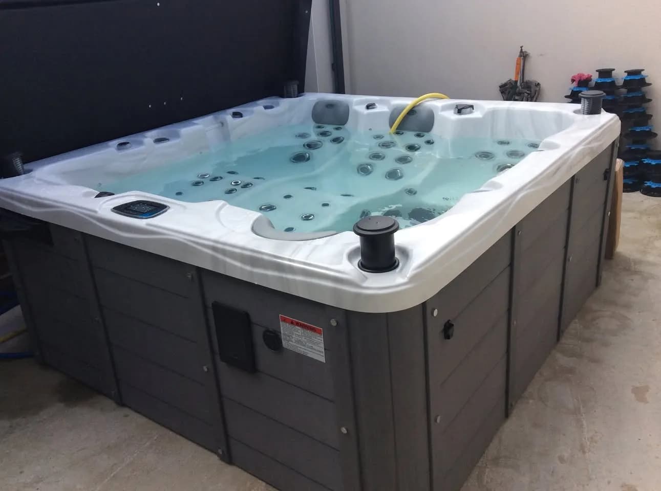 Installation d'un spa Burlington, autre vue du chantier