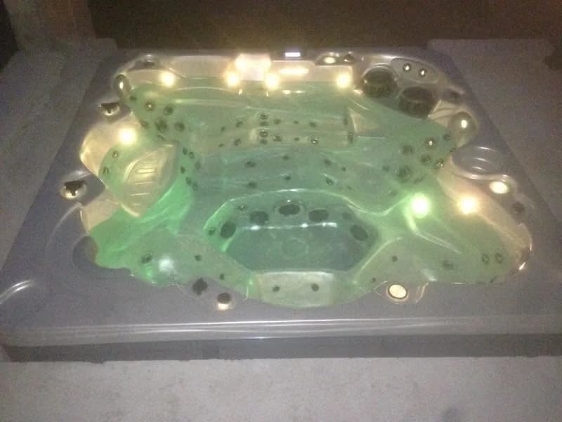 Installation d'un spa Cambridge Duel dans le Vaucluse, autre vue du chantier