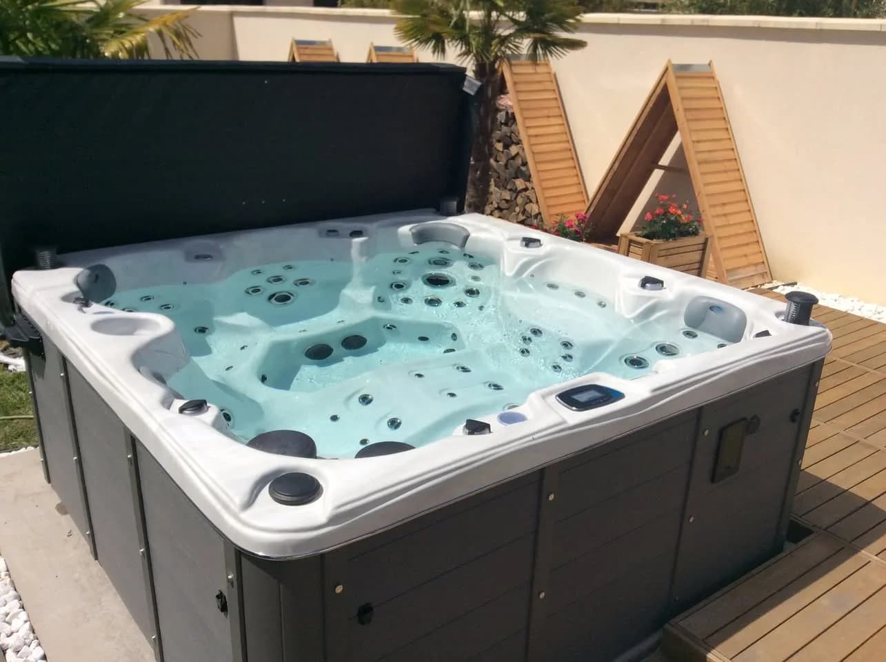 Installation d'un spa Cambridge Duel Full option à Agnetz, autre vue du chantier