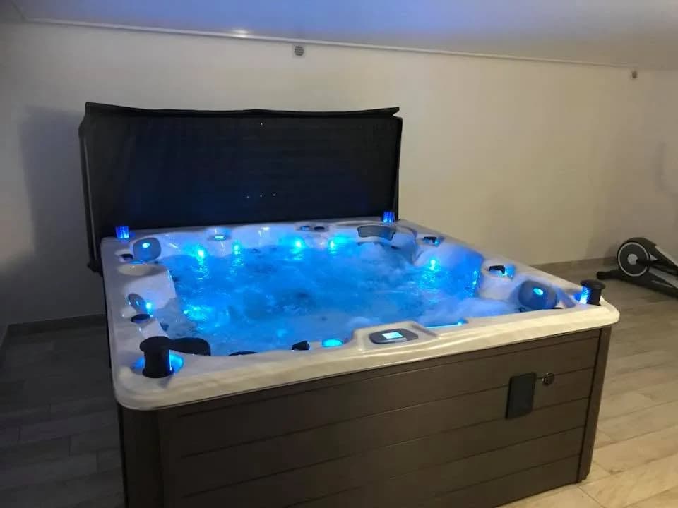 Installation d'un spa Cambridge Duel Full option à Cravanche, autre vue du chantier