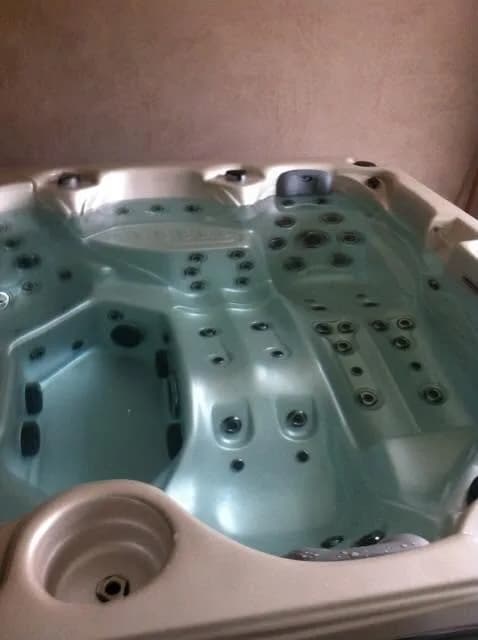 Installation d'un spa Cambridge Duel Full option dans le Var, autre vue du chantier