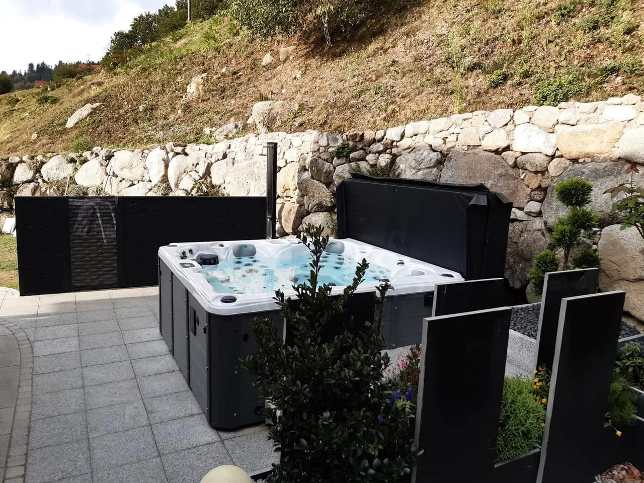 Installation d'un spa Cambridge Duel Full option à Fellering, autre vue du chantier