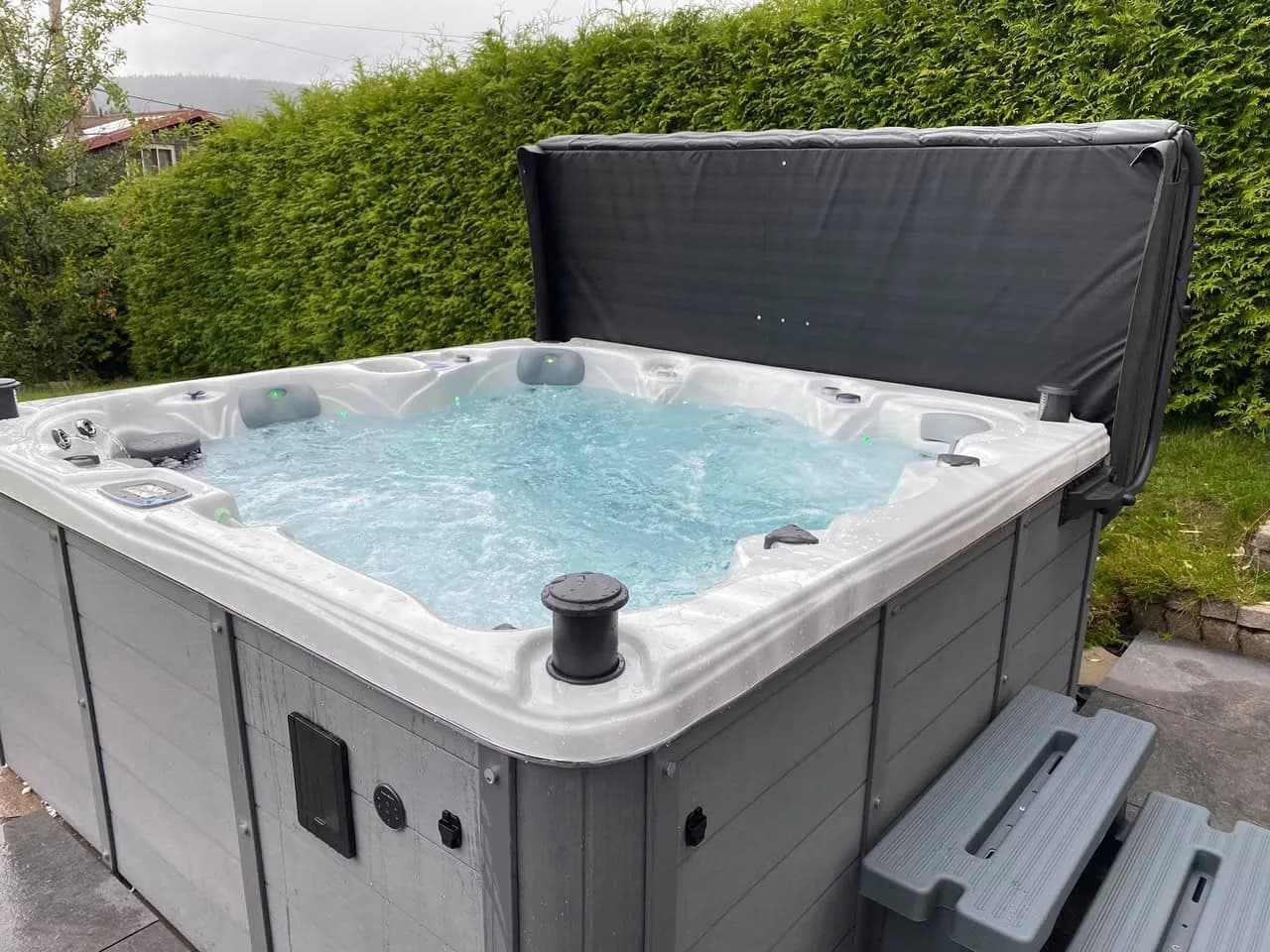 Installation d'un spa Cambridge Duel Full option à Gérardmer, autre vue du chantier
