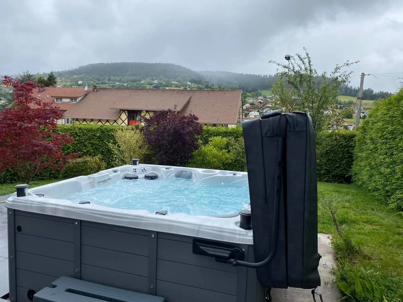 Installation d'un spa Cambridge Duel Full option à Gérardmer, autre vue du chantier