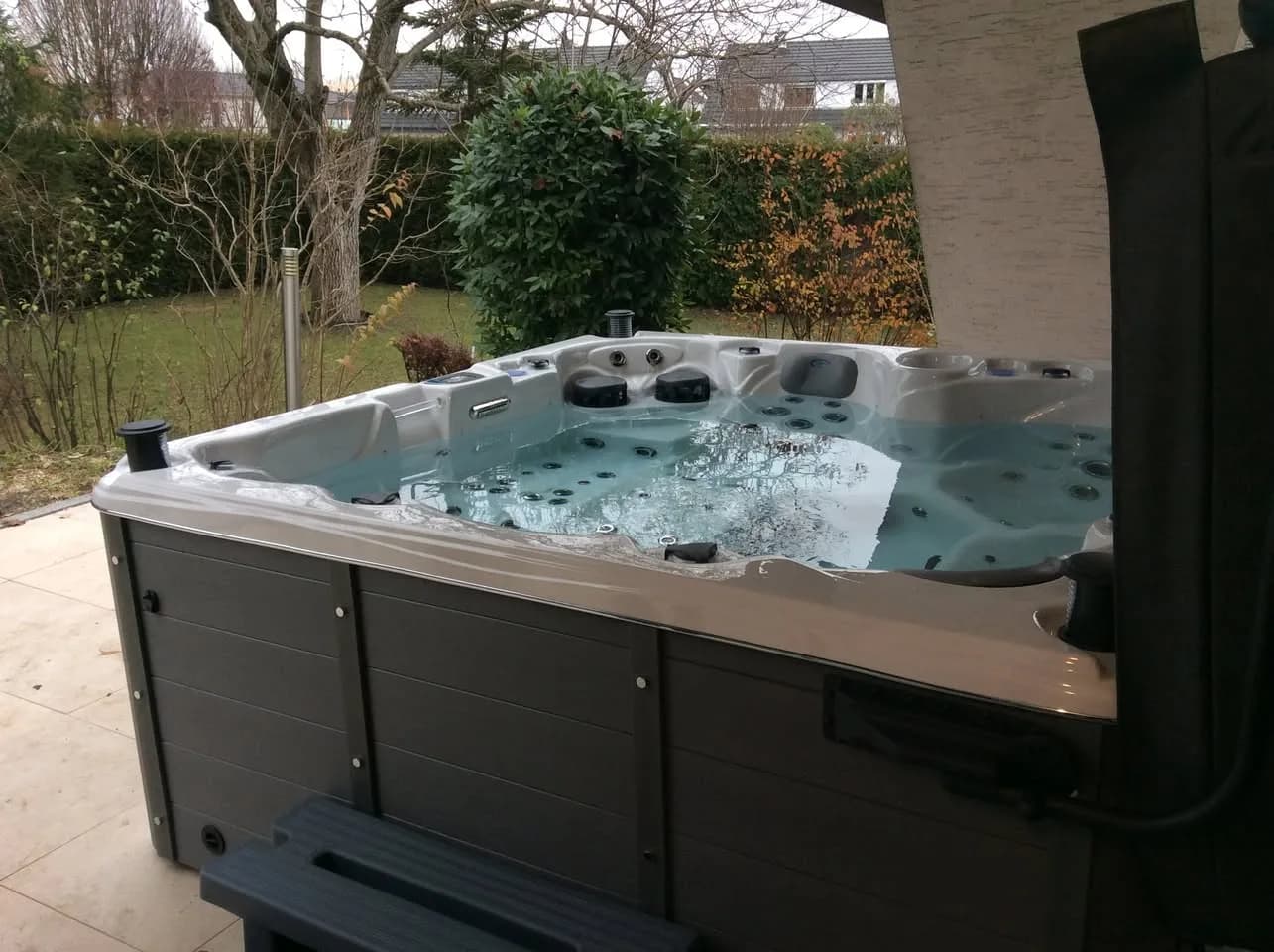 Installation d'un spa Cambridge Duel Full option à Habsheim, autre vue du chantier