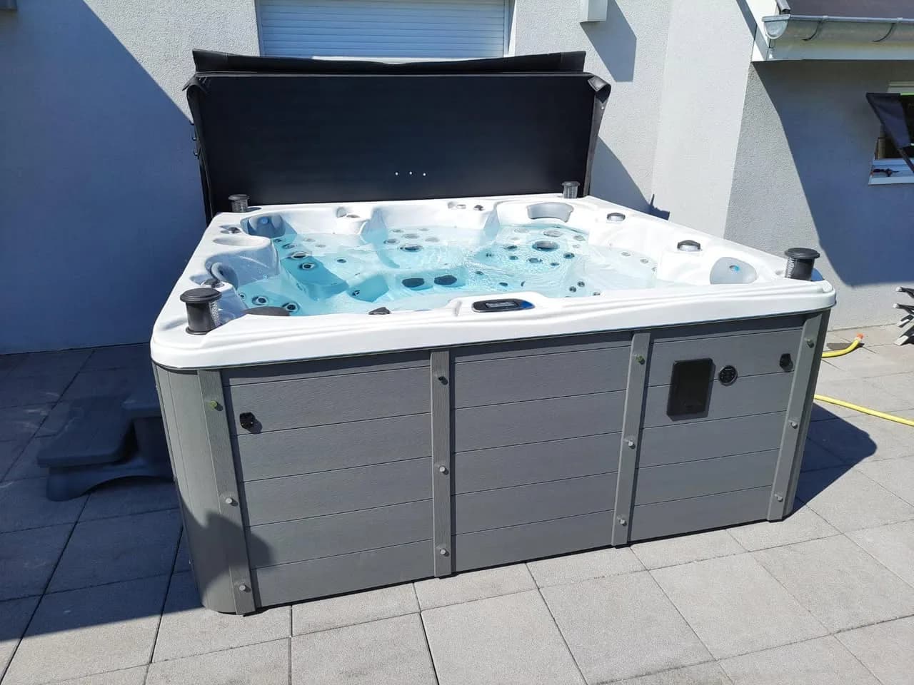 Installation d'un spa Cambridge Duel Full option à Houssen, autre vue du chantier