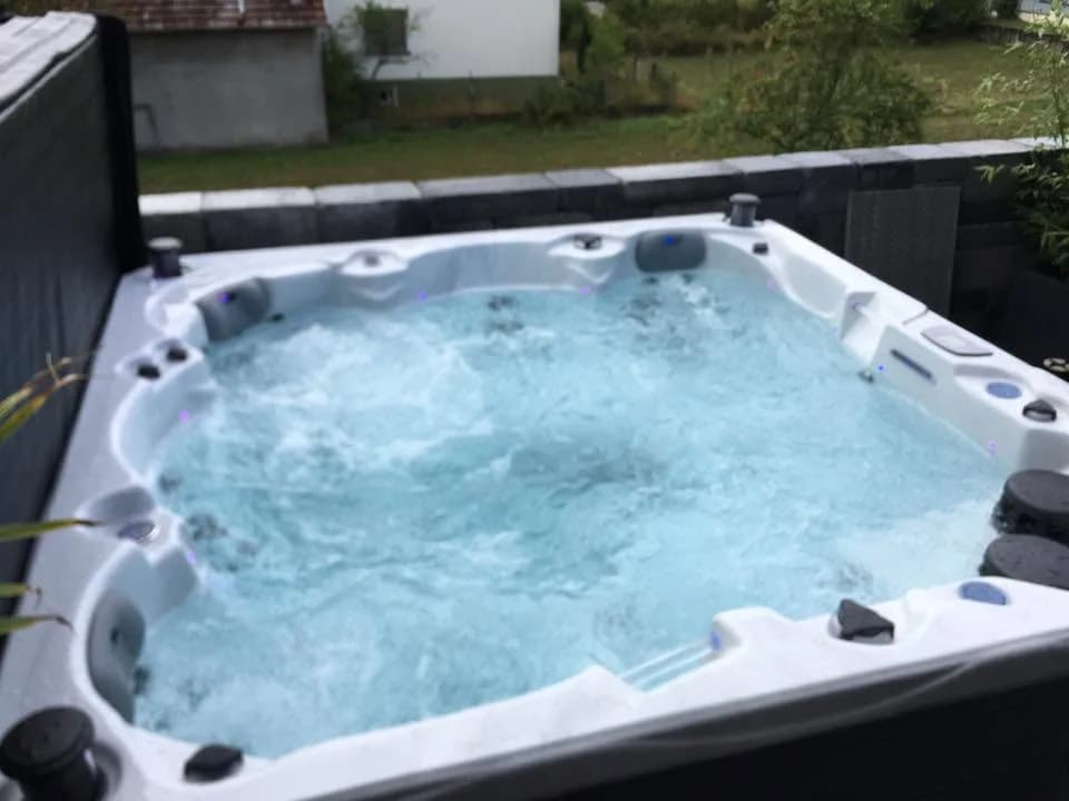 Installation d'un spa Cambridge Duel Full option à Kembs, autre vue du chantier