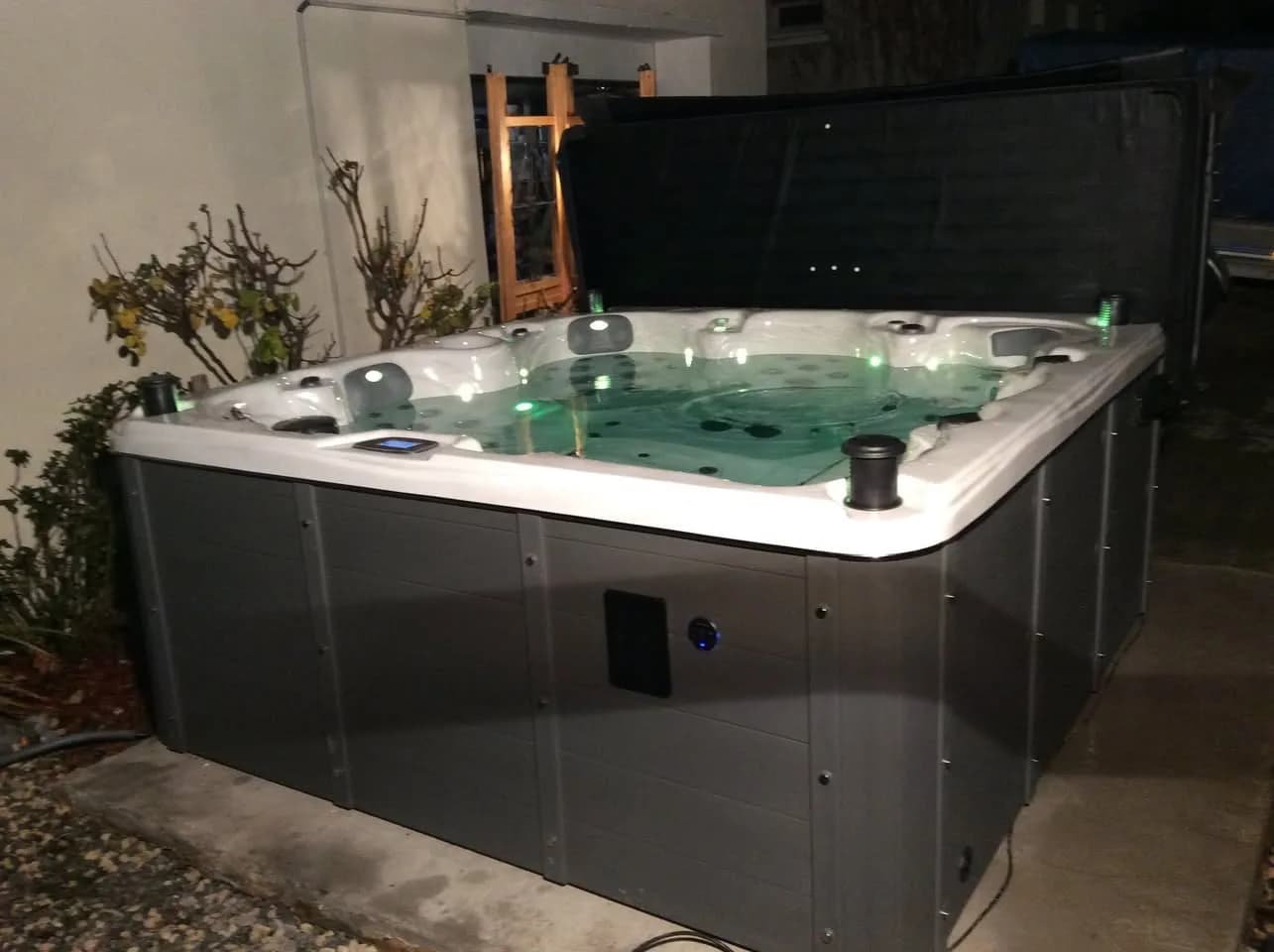 Installation d'un spa Cambridge Duel Full option à Limoges, autre vue du chantier