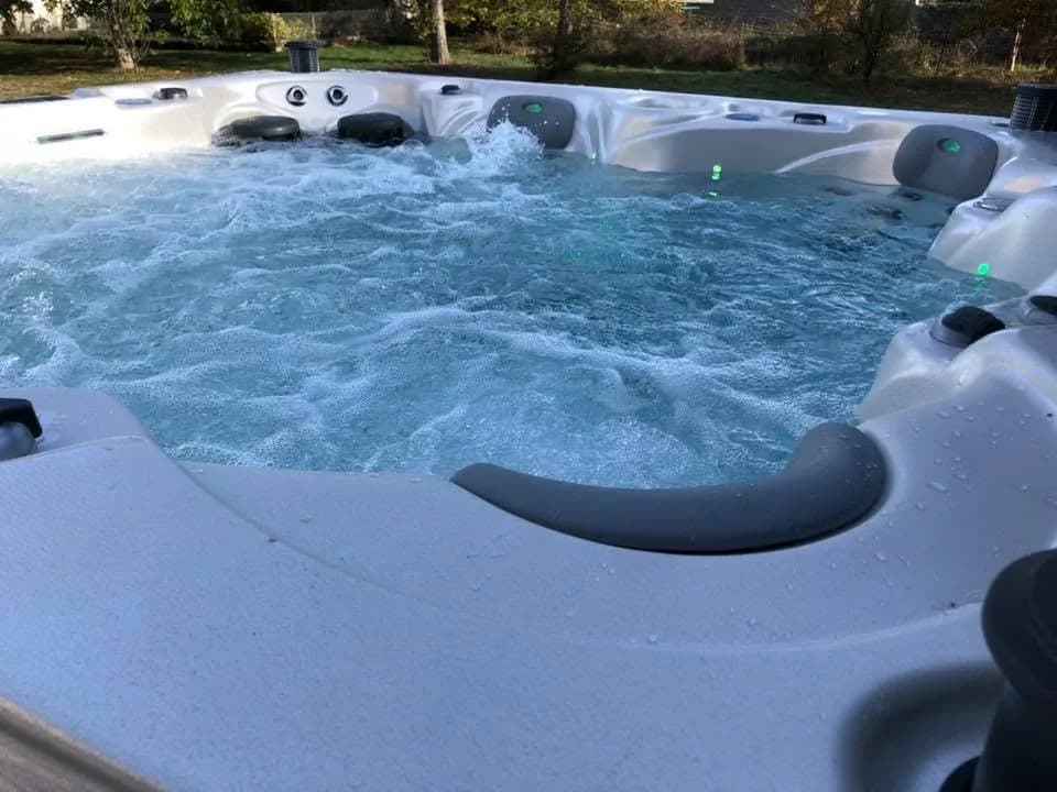 Installation d'un spa Cambridge Duel Full option à Metzeral, autre vue du chantier