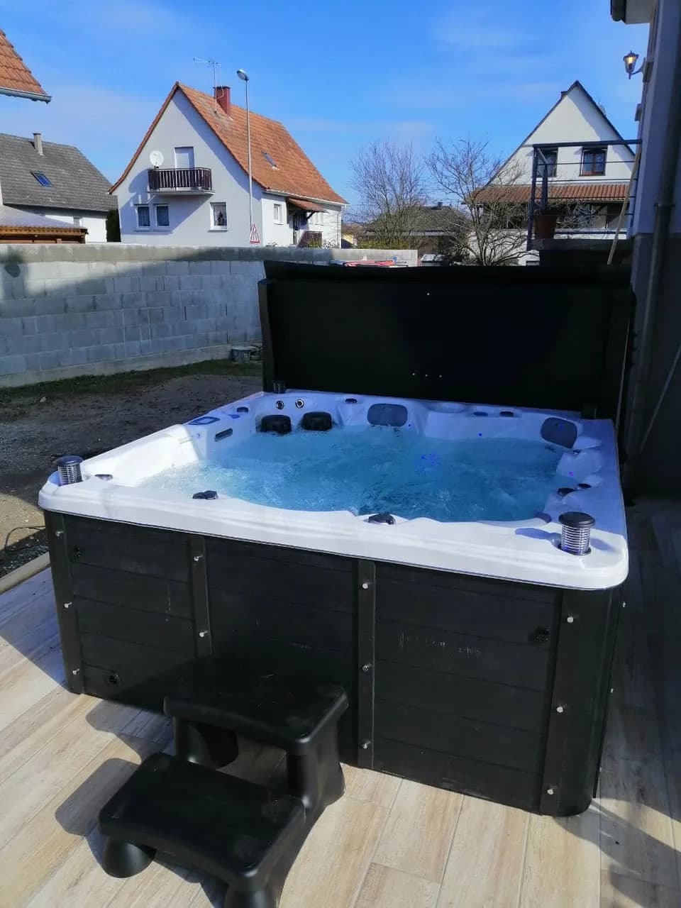 Installation d'un spa Cambridge Duel Full option à Munchhausen, autre vue du chantier