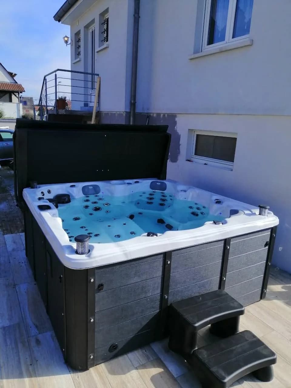 Installation d'un spa Cambridge Duel Full option à Munchhausen, autre vue du chantier