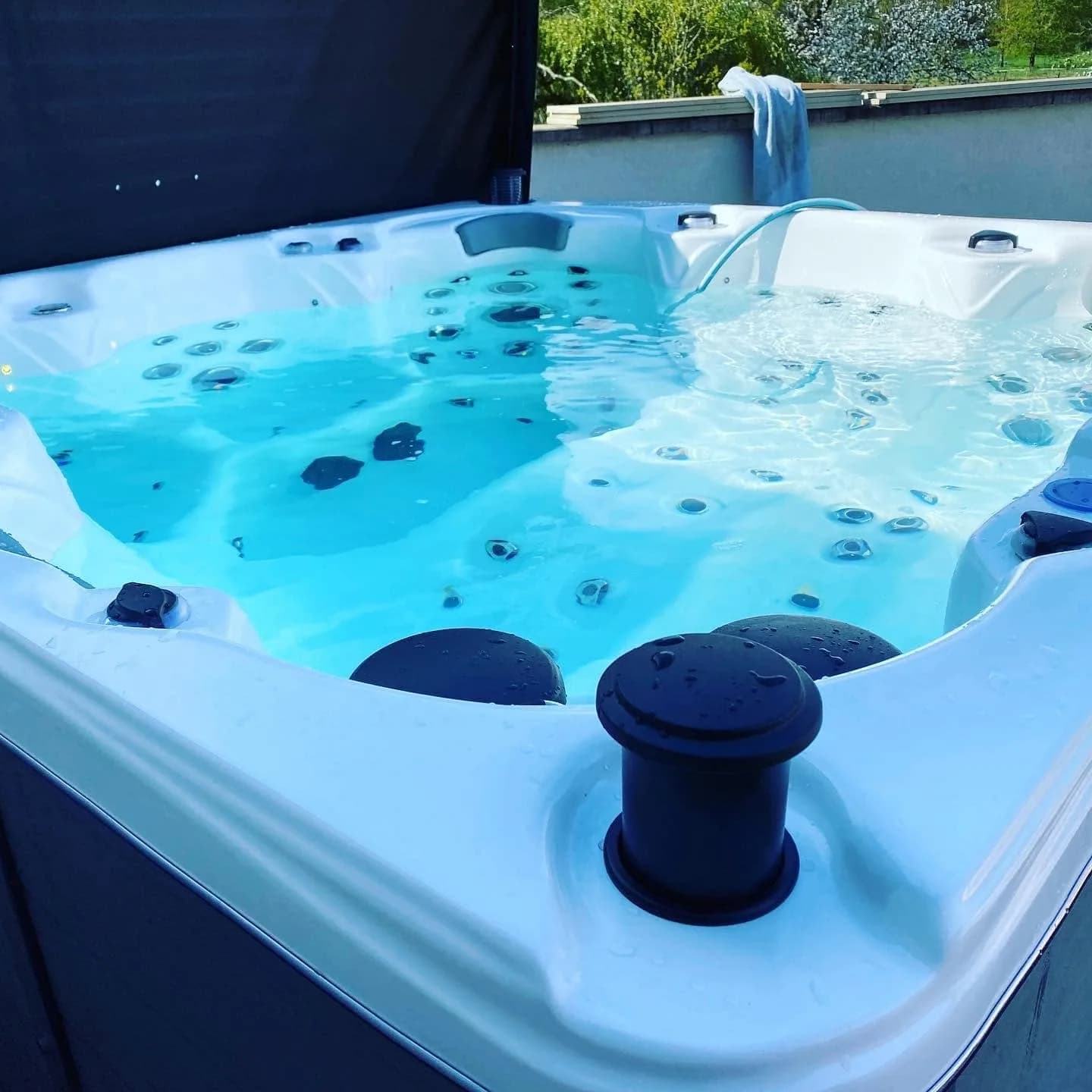 Installation d'un spa Cambridge Duel Full option à Reiningue, autre vue du chantier