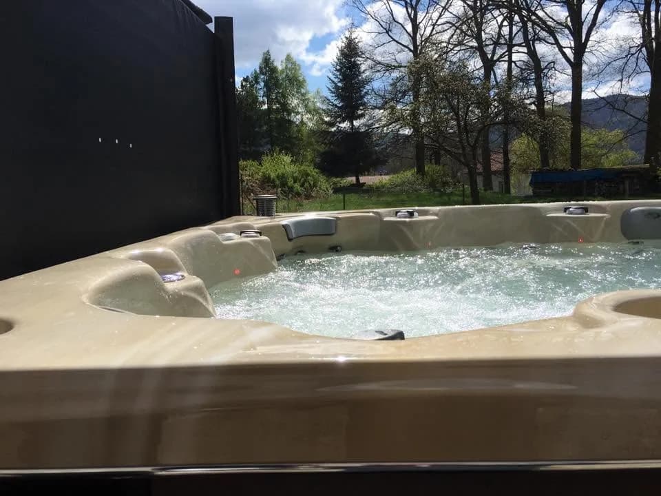 Installation d'un spa Cambridge Duel Full option à Saint-Amé, autre vue du chantier