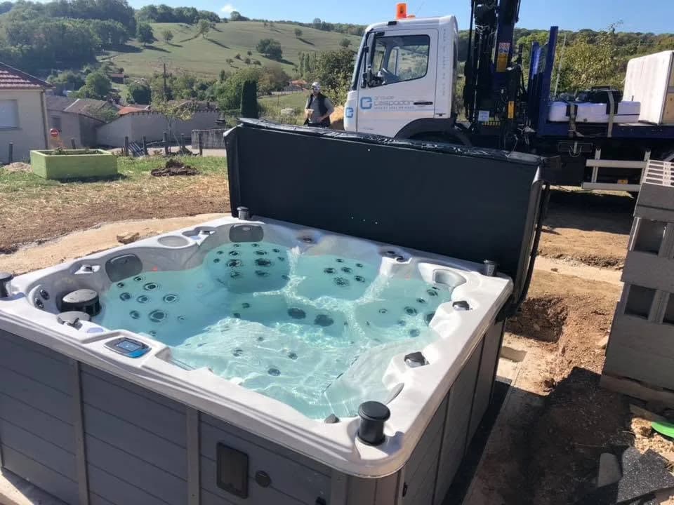 Installation d'un spa Cambridge Duel Full option à Socourt, autre vue du chantier