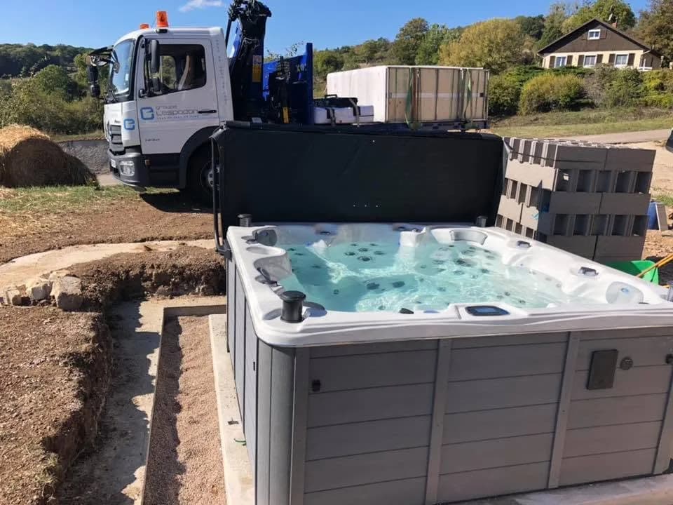 Installation d'un spa Cambridge Duel Full option à Socourt, autre vue du chantier
