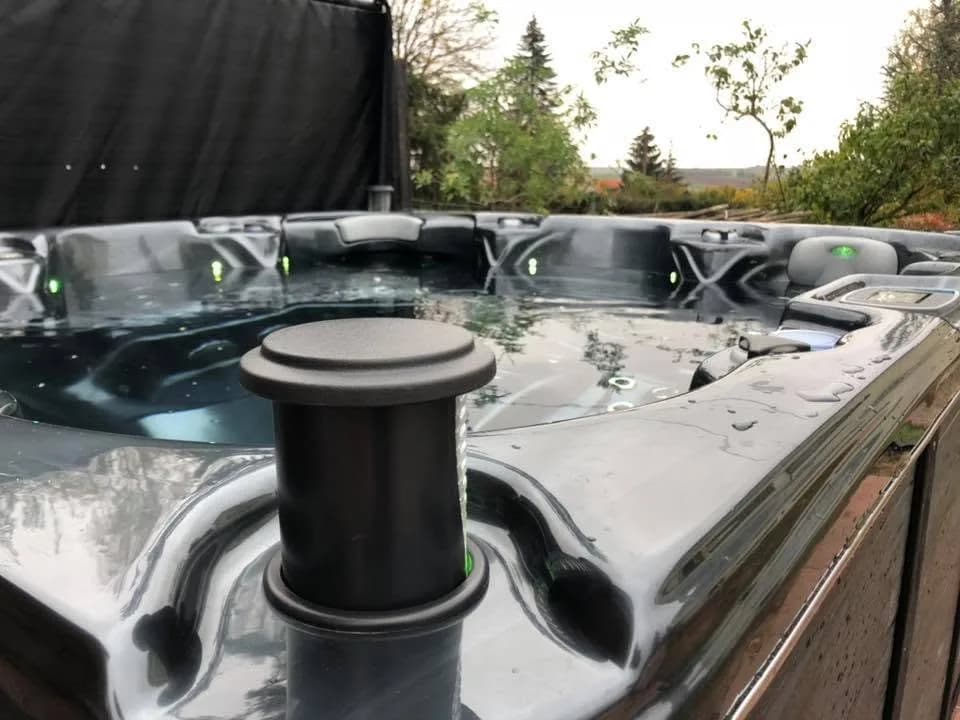Installation d'un spa Cambridge Duel Full option à Wasselonne, autre vue du chantier