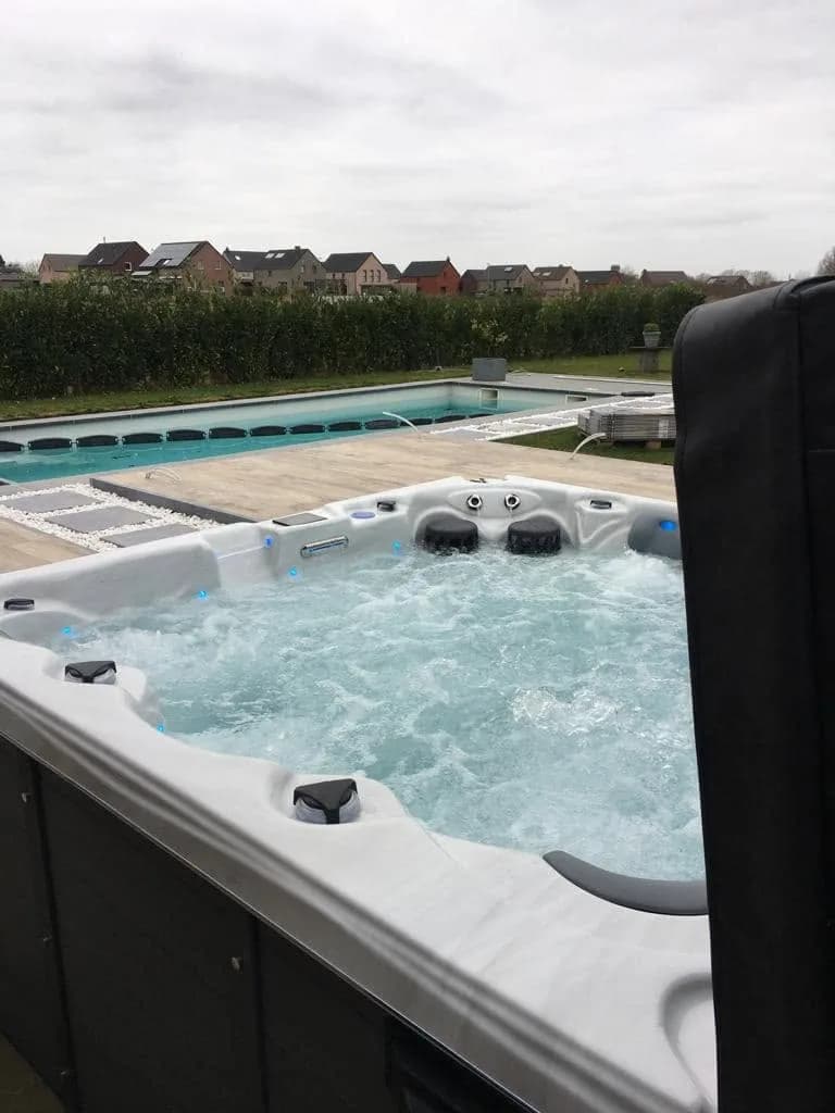 Installation d'un spa Cambridge Duel à Neufvilles, autre vue du chantier