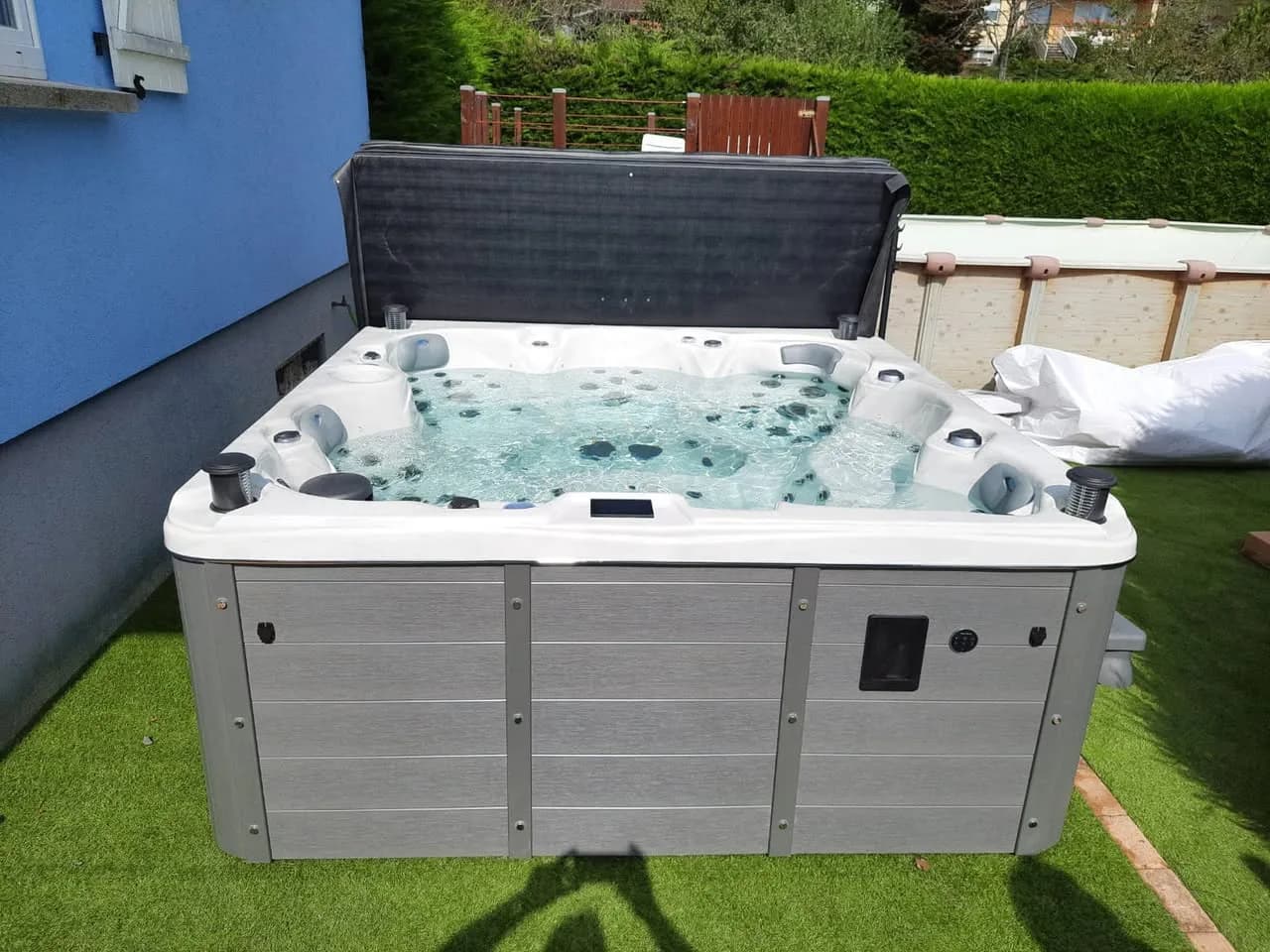 Installation d'un spa Cambridge Duel à Oberbruck, autre vue du chantier