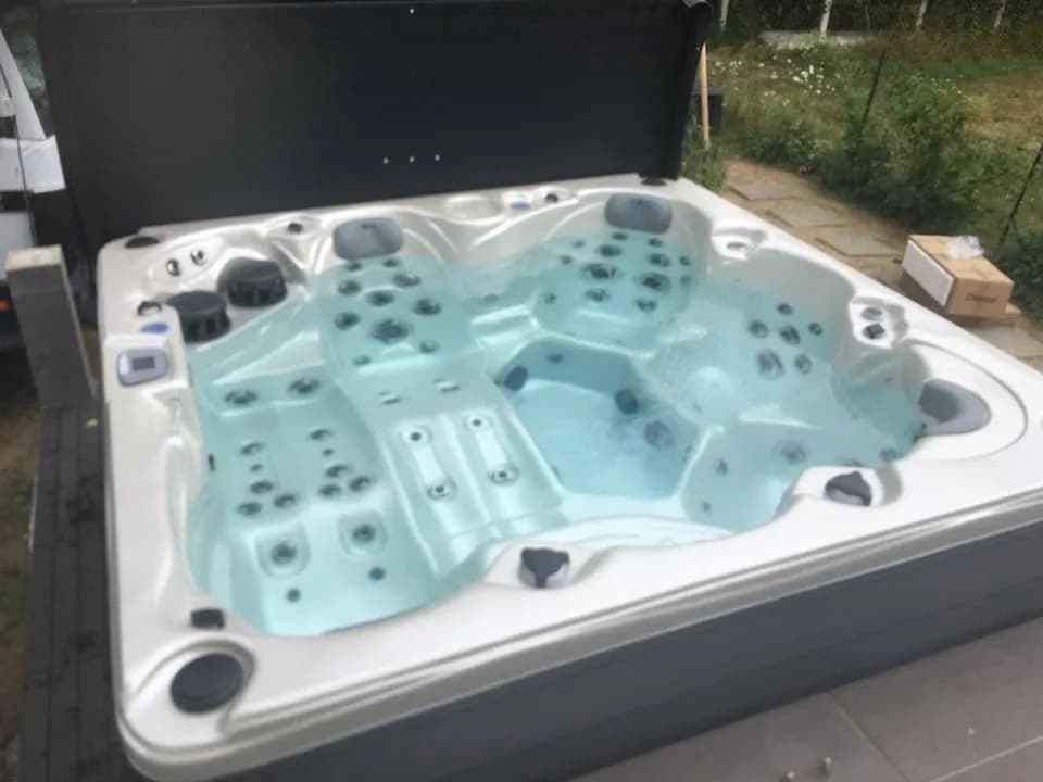 Installation d'un spa Cambridge Duel à Rixheim, autre vue du chantier