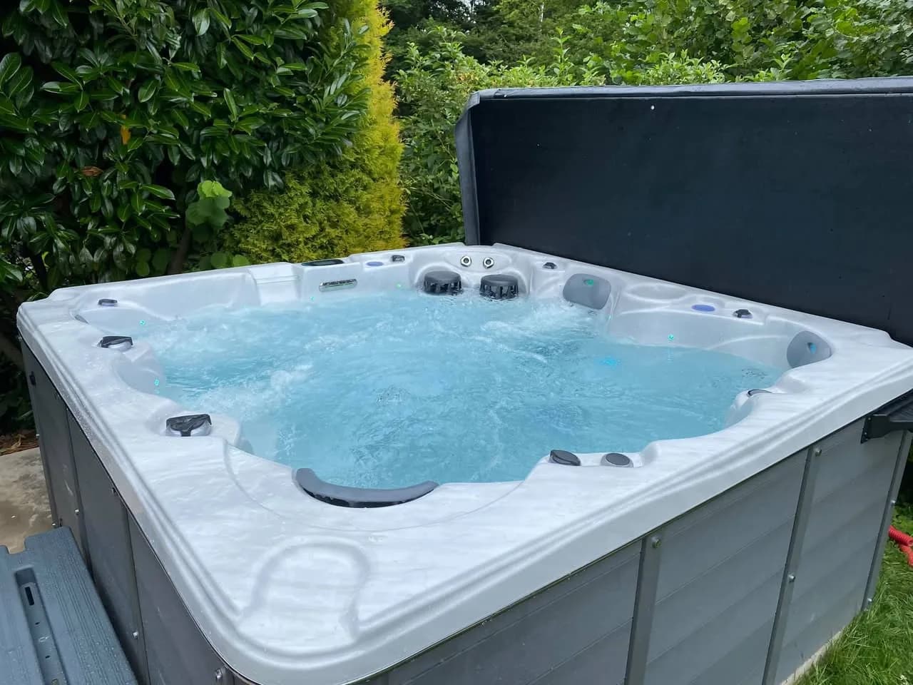Installation d'un spa Cambridge Duel à Seppois-le-Haut, autre vue du chantier