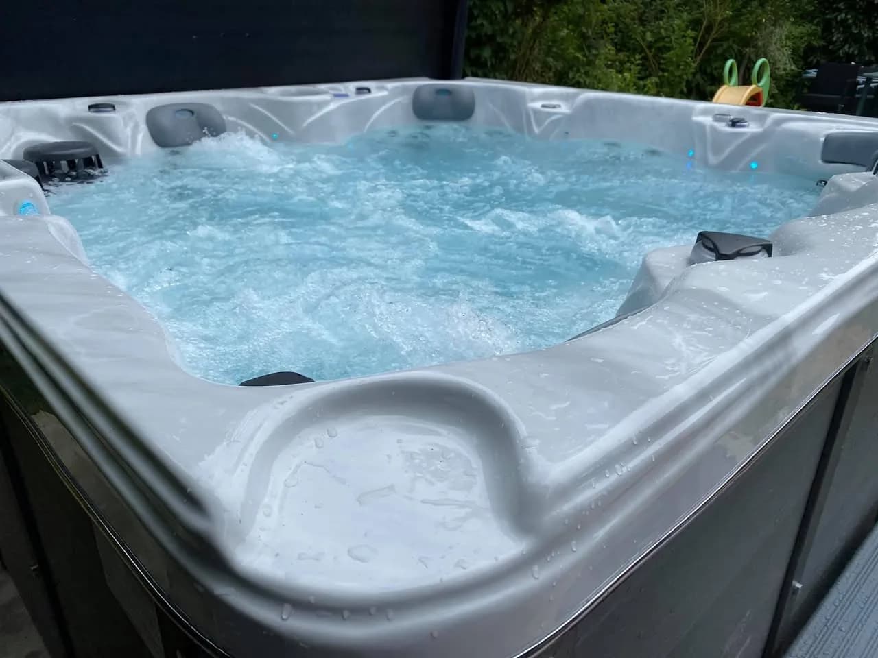 Installation d'un spa Cambridge Duel à Seppois-le-Haut, autre vue du chantier