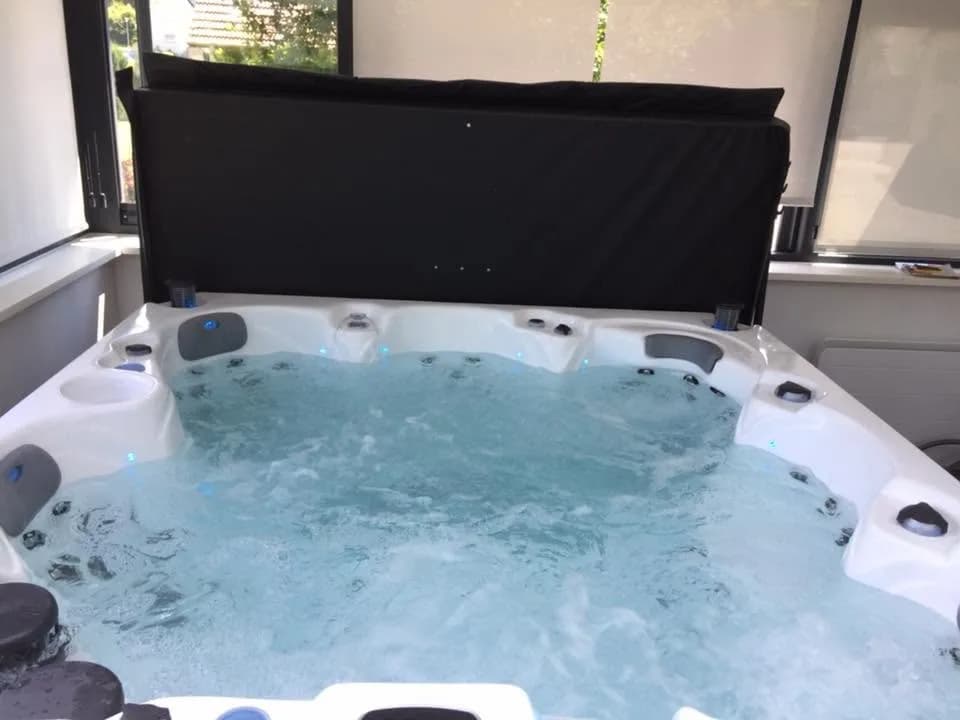 Installation d'un spa Cambridge Duel à Wittersdorf, autre vue du chantier