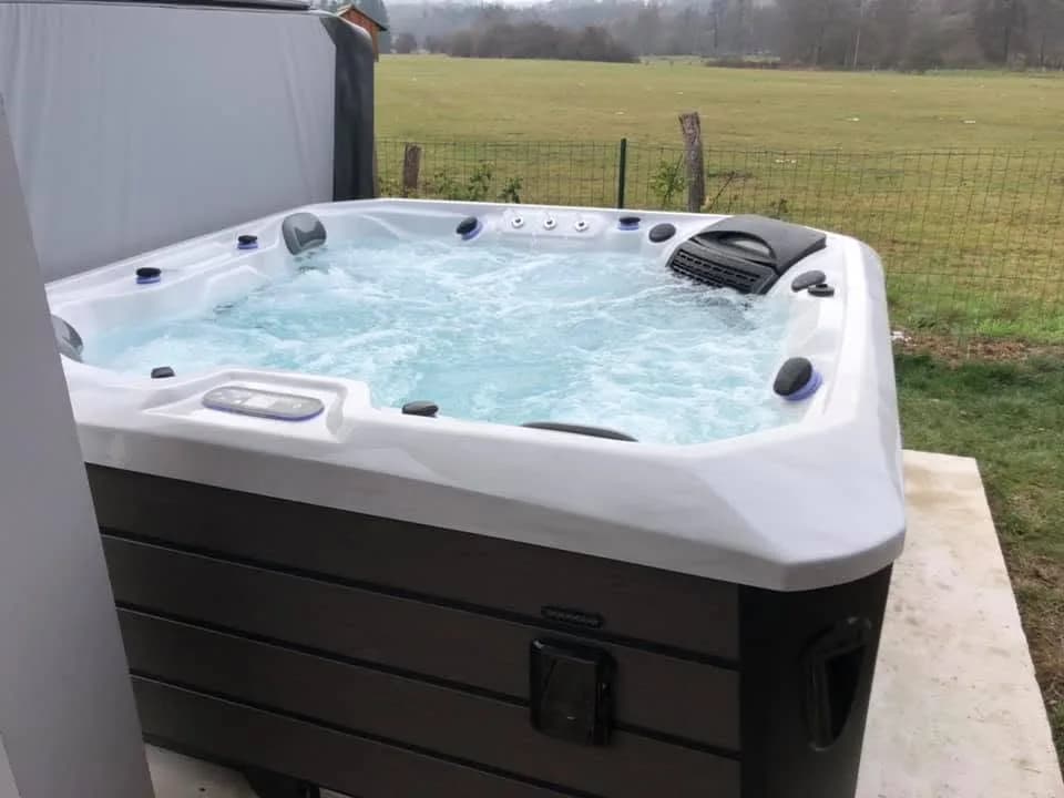 Installation d'un spa Caraïbe en Haute-Saône, autre vue du chantier