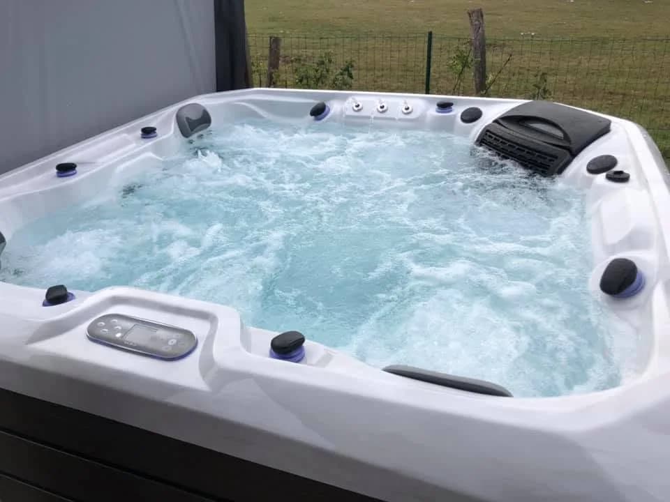 Installation d'un spa Caraïbe en Haute-Saône, autre vue du chantier