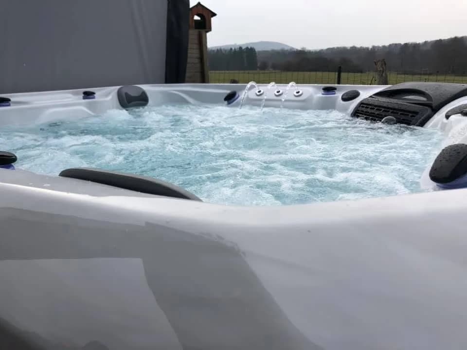 Installation d'un spa Caraïbe en Haute-Saône, autre vue du chantier