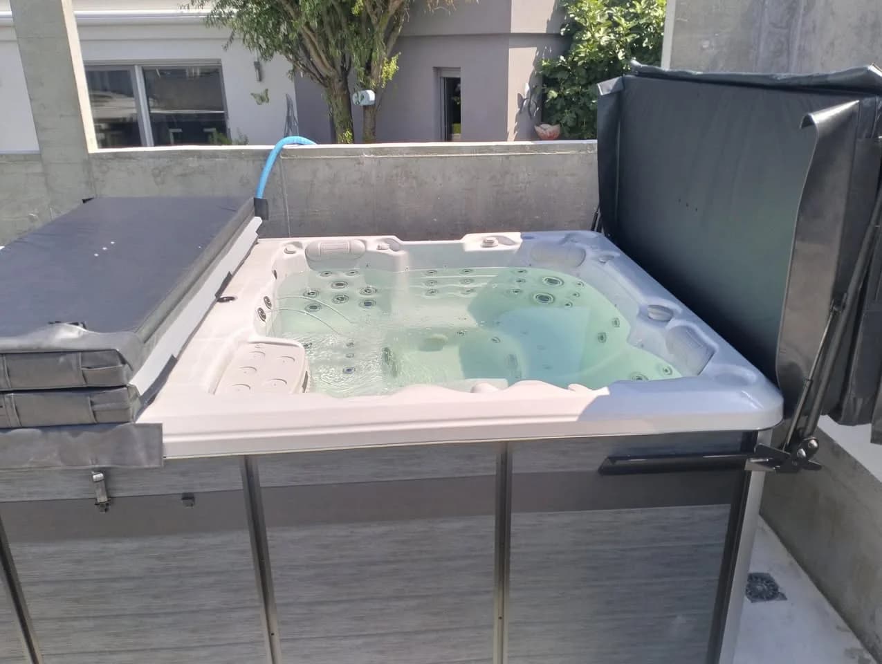 Installation d'un spa de nage Øslø 600 à Fortschwihr, autre vue du chantier