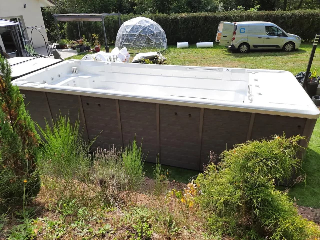 Installation d'un spa de nage Sløvika 600, autre vue du chantier