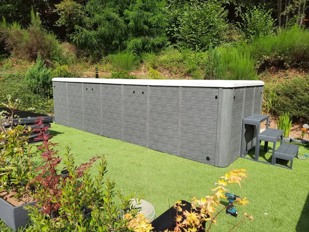 Installation d'un spa de nage Sløvika 600, autre vue du chantier