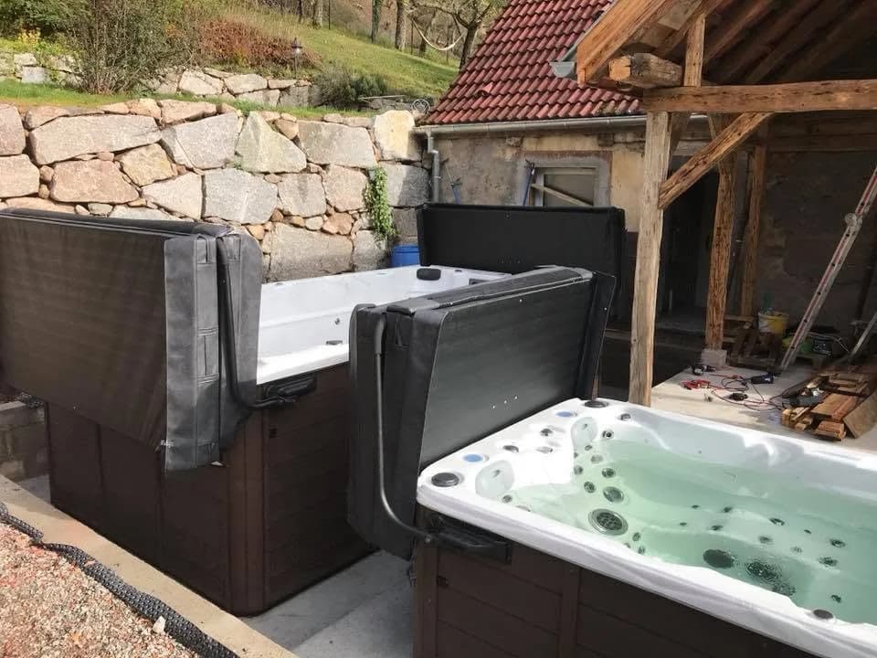 Installation d'un spa de nage Waterloo 421 à Saint-Amarin, autre vue du chantier