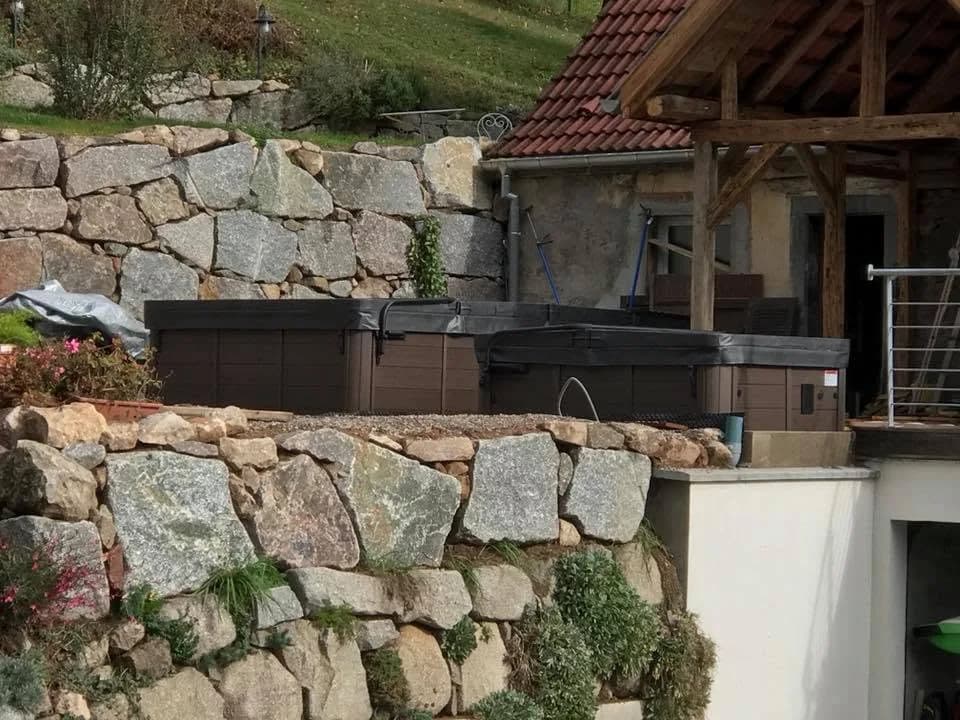 Installation d'un spa de nage Waterloo 421 à Saint-Amarin, autre vue du chantier