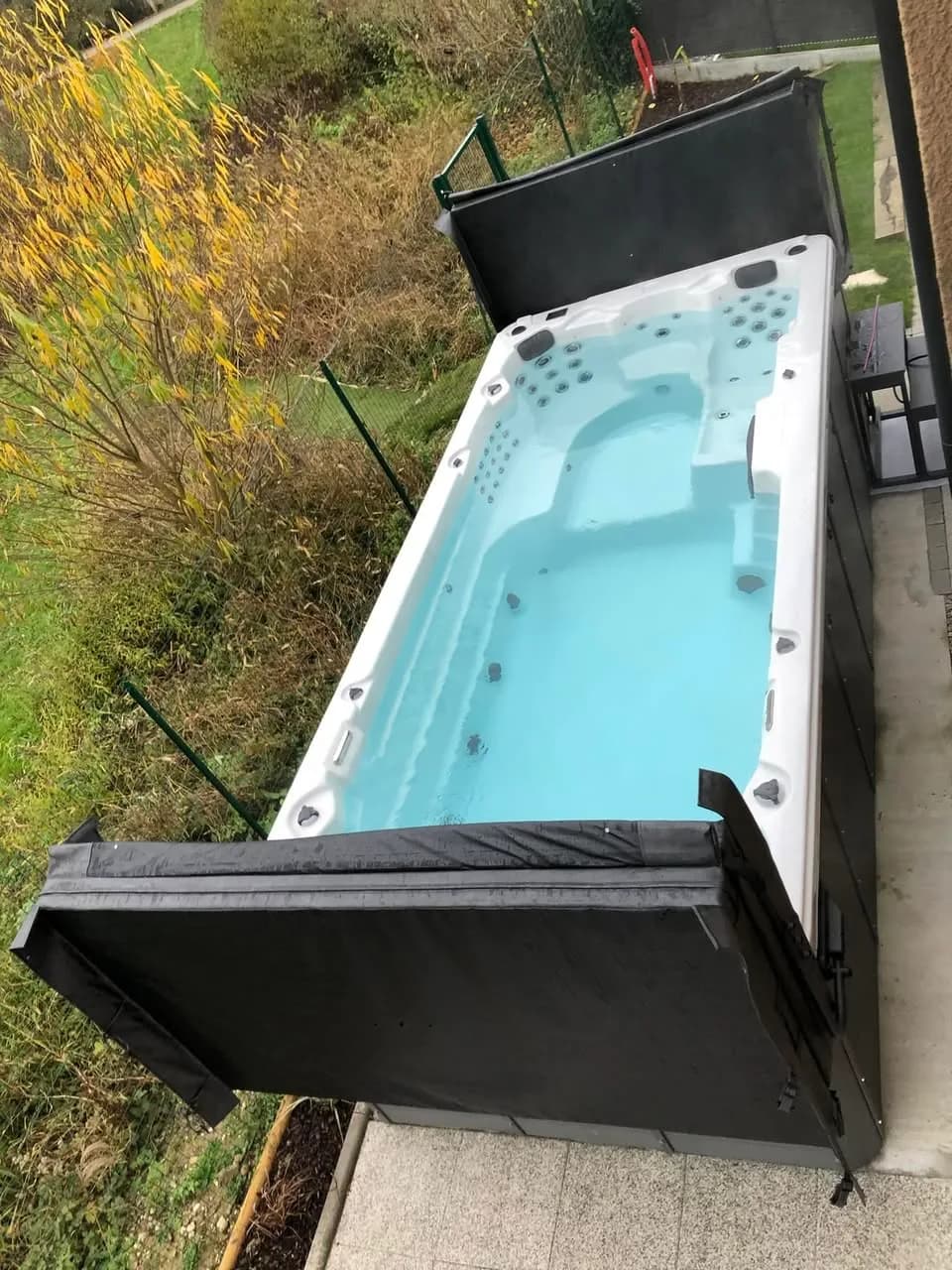 Installation d'un spa de nage Waterloo 501 dans le Bas-Rhin, autre vue du chantier