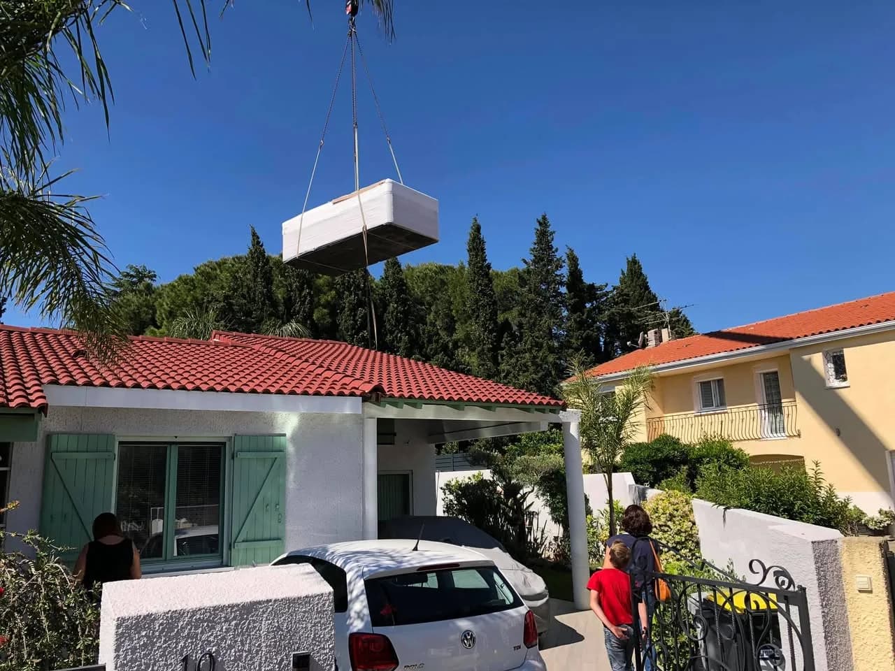 Installation d'un spa de nage Waterloo 501 dans les Pyrénées-Orientales, autre vue du chantier