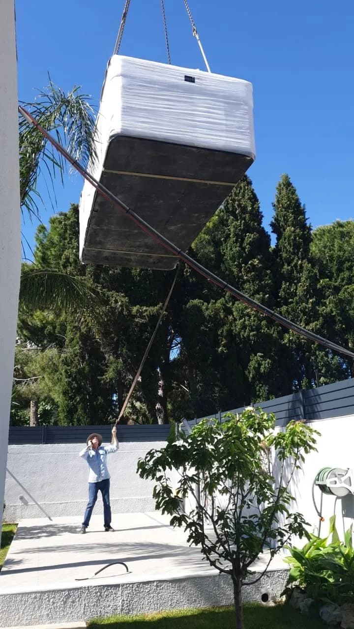 Installation d'un spa de nage Waterloo 501 dans les Pyrénées-Orientales, autre vue du chantier