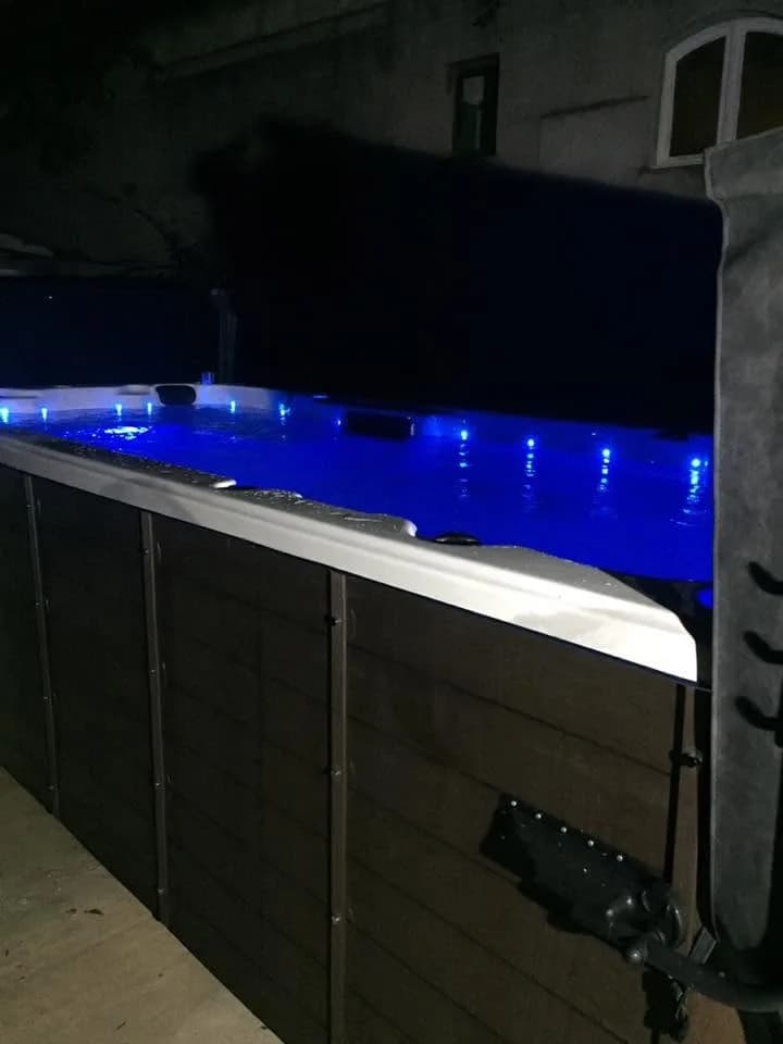 Installation d'un spa de nage Waterloo 501 à Gémenos, autre vue du chantier