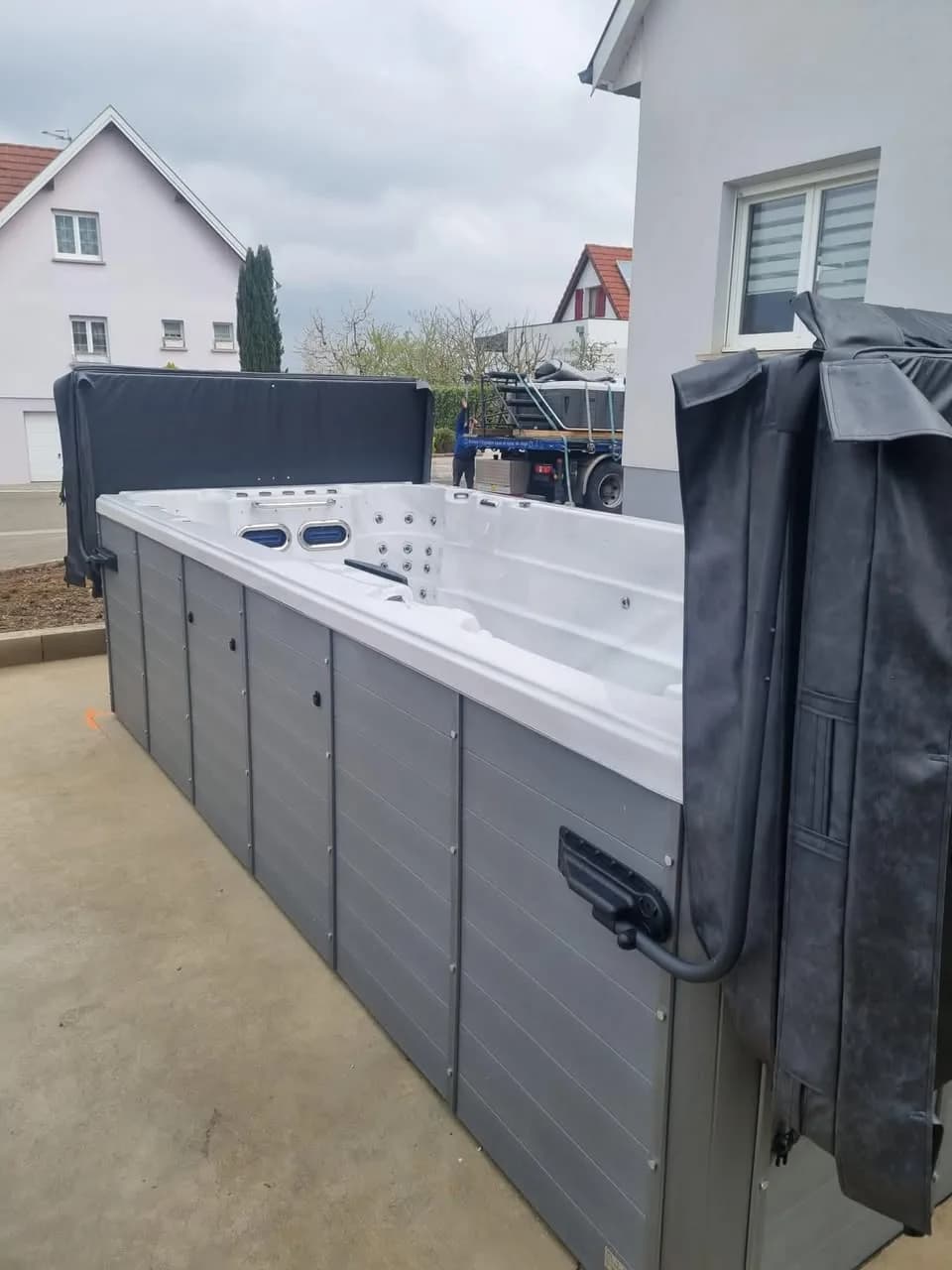 Installation d'un spa de nage Waterloo 501 à Pulversheim, autre vue du chantier