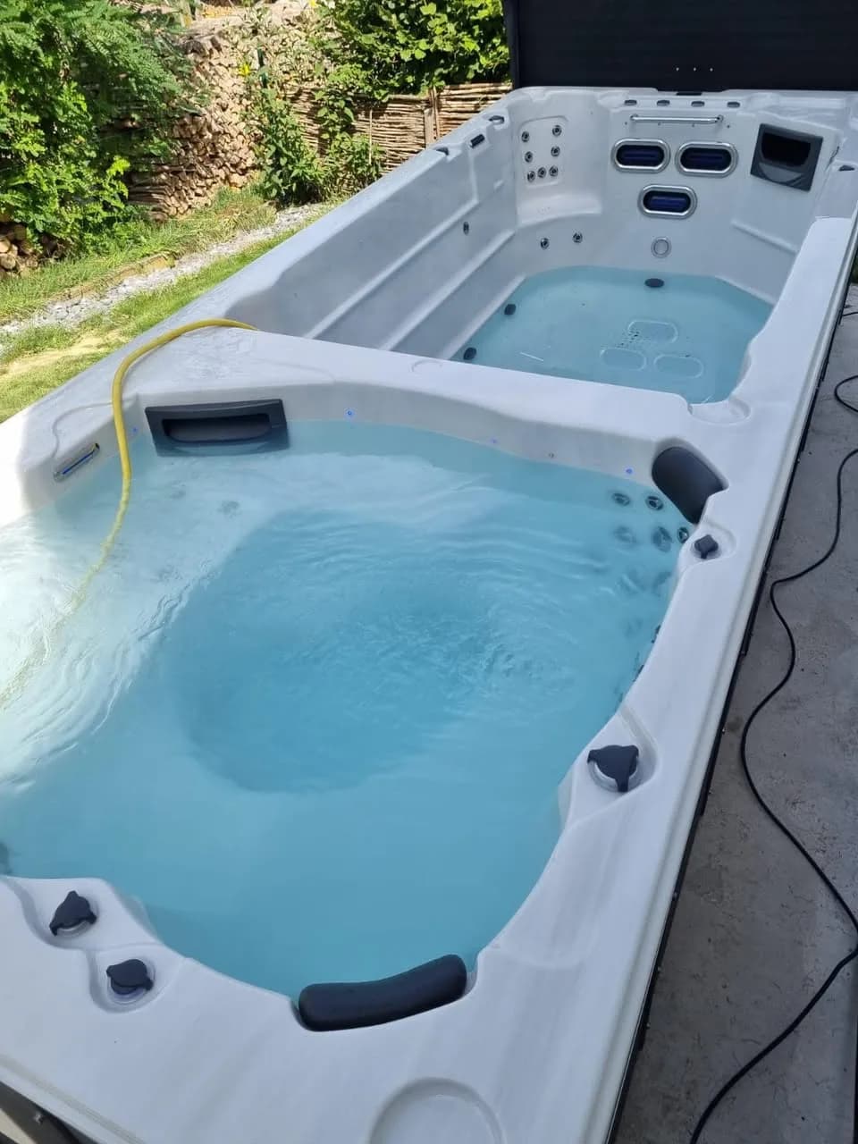 Installation d'un spa de nage Waterloo 594 à Brinckheim, autre vue du chantier