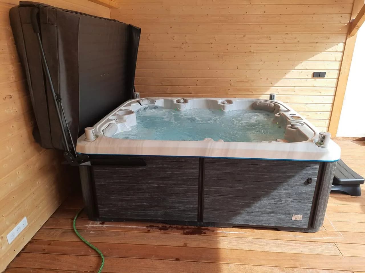 Installation d'un spa Drøbak Full option à Zaessingue, autre vue du chantier