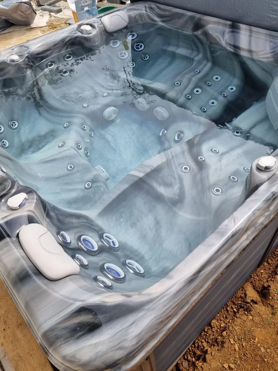 Installation d'un spa Ecoline 680 à Fontaine-lès-Dijon, autre vue du chantier