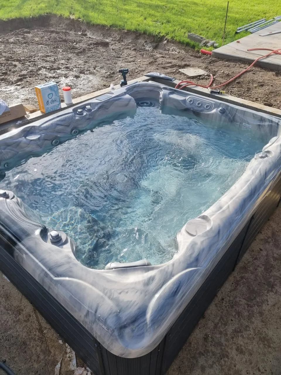 Installation d'un spa Emerald à Magny, autre vue du chantier
