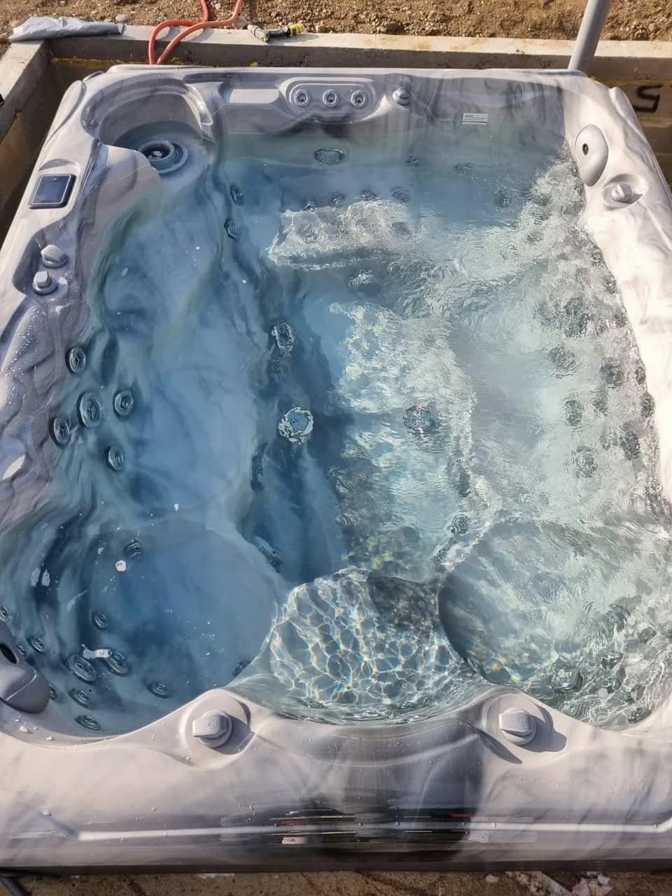 Installation d'un spa Emerald à Magny, autre vue du chantier