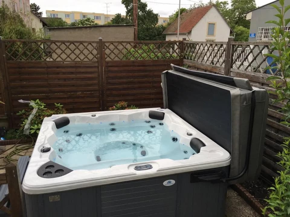 Installation d'un spa Heras IV à Kingersheim, autre vue du chantier