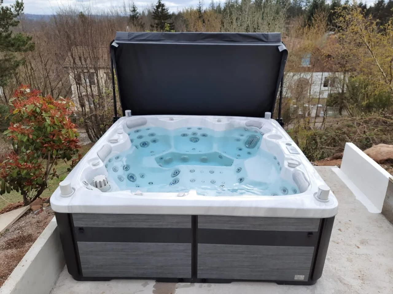 Installation d'un spa Hølen dans les Vosges, autre vue du chantier