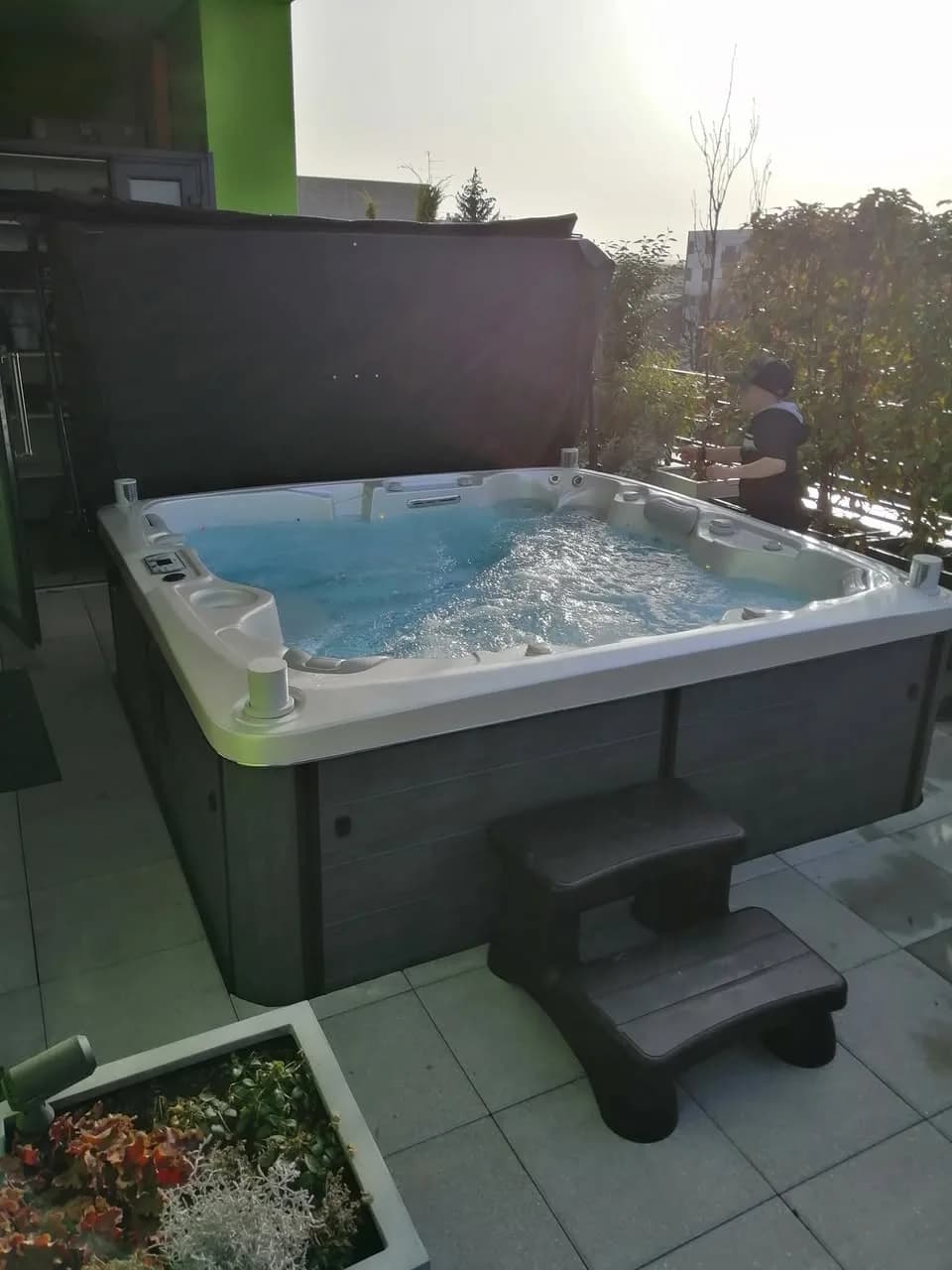 Installation d'un spa Hølen Full option à Huningue, autre vue du chantier